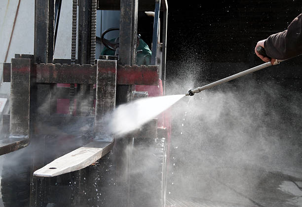 Best Commercial Pressure Washing  in Dland, MI